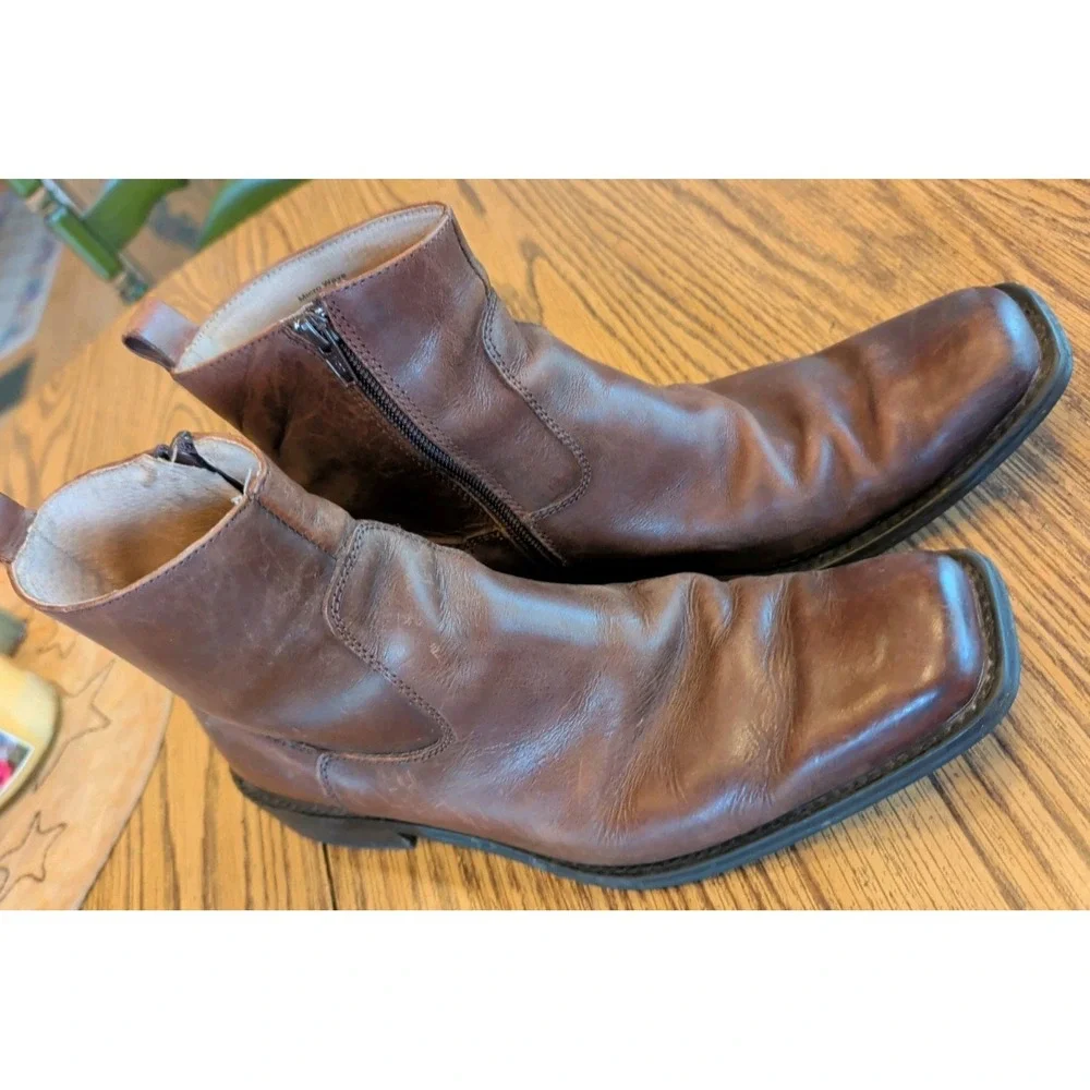 Kenneth Cole New York Micro Wave Brown Leather Size 9M Boots Square Toe